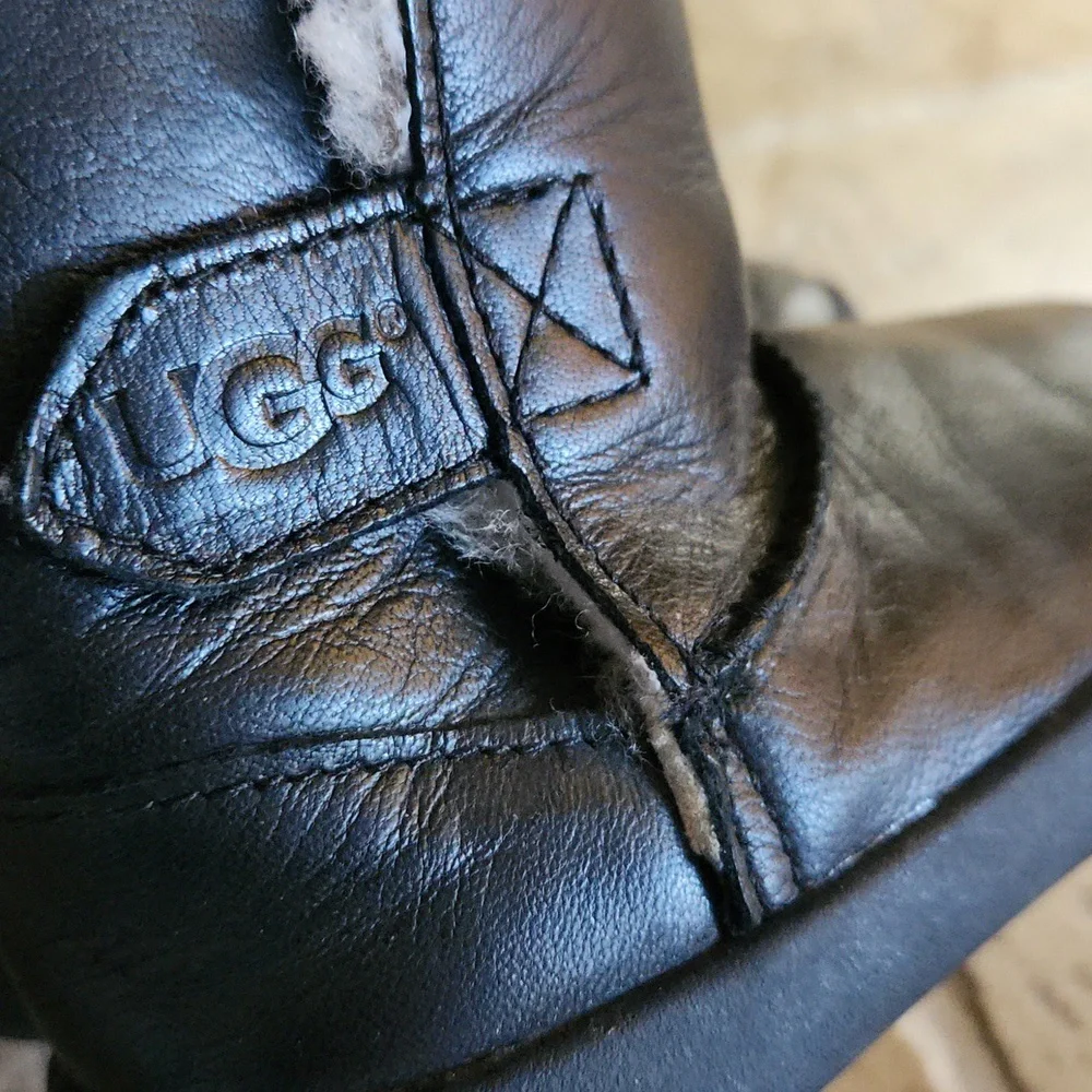 UGG Black Leather Boots with Shearling Toddler Size 4/5 - Picture 3 of 11